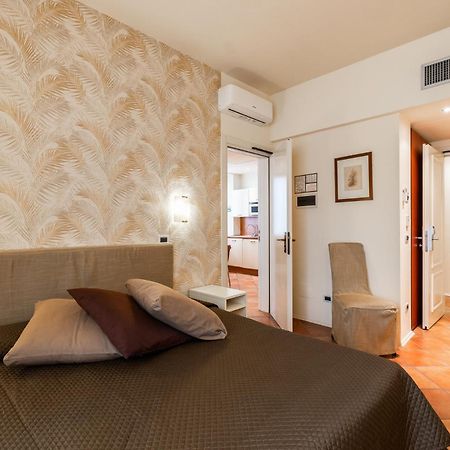 Residence Villa Firenze Аласио Екстериор снимка