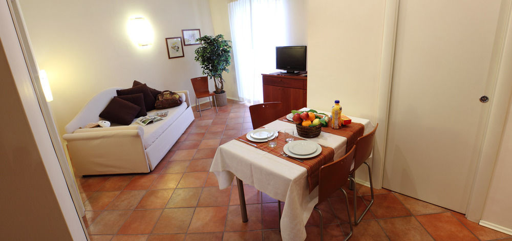 Residence Villa Firenze Аласио Екстериор снимка